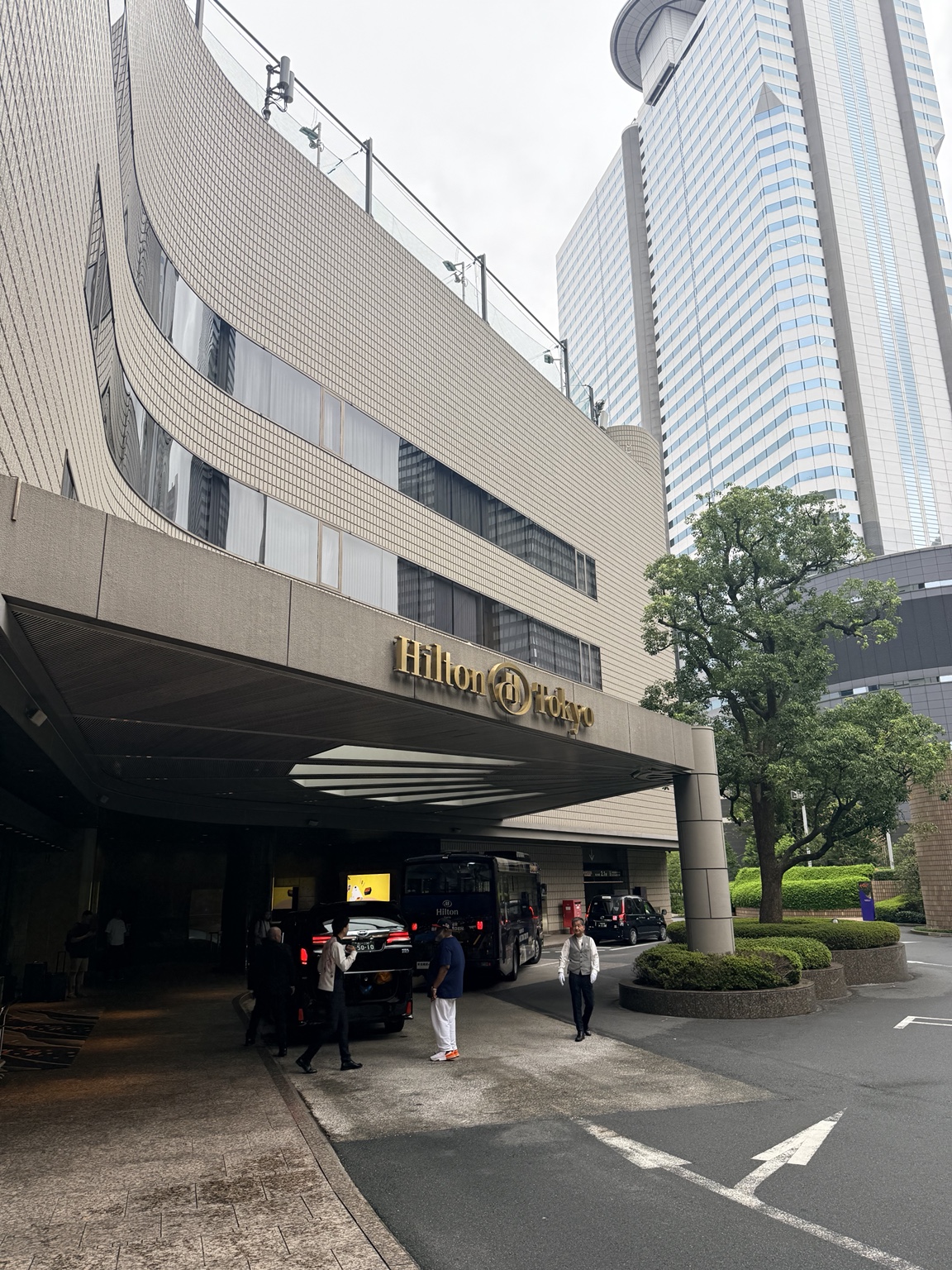 ヒルトン東京正面玄関