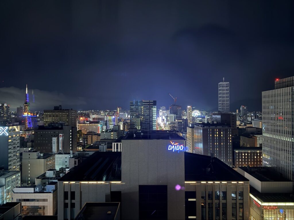 客室から見える札幌テレビ塔とノルベサの夜景